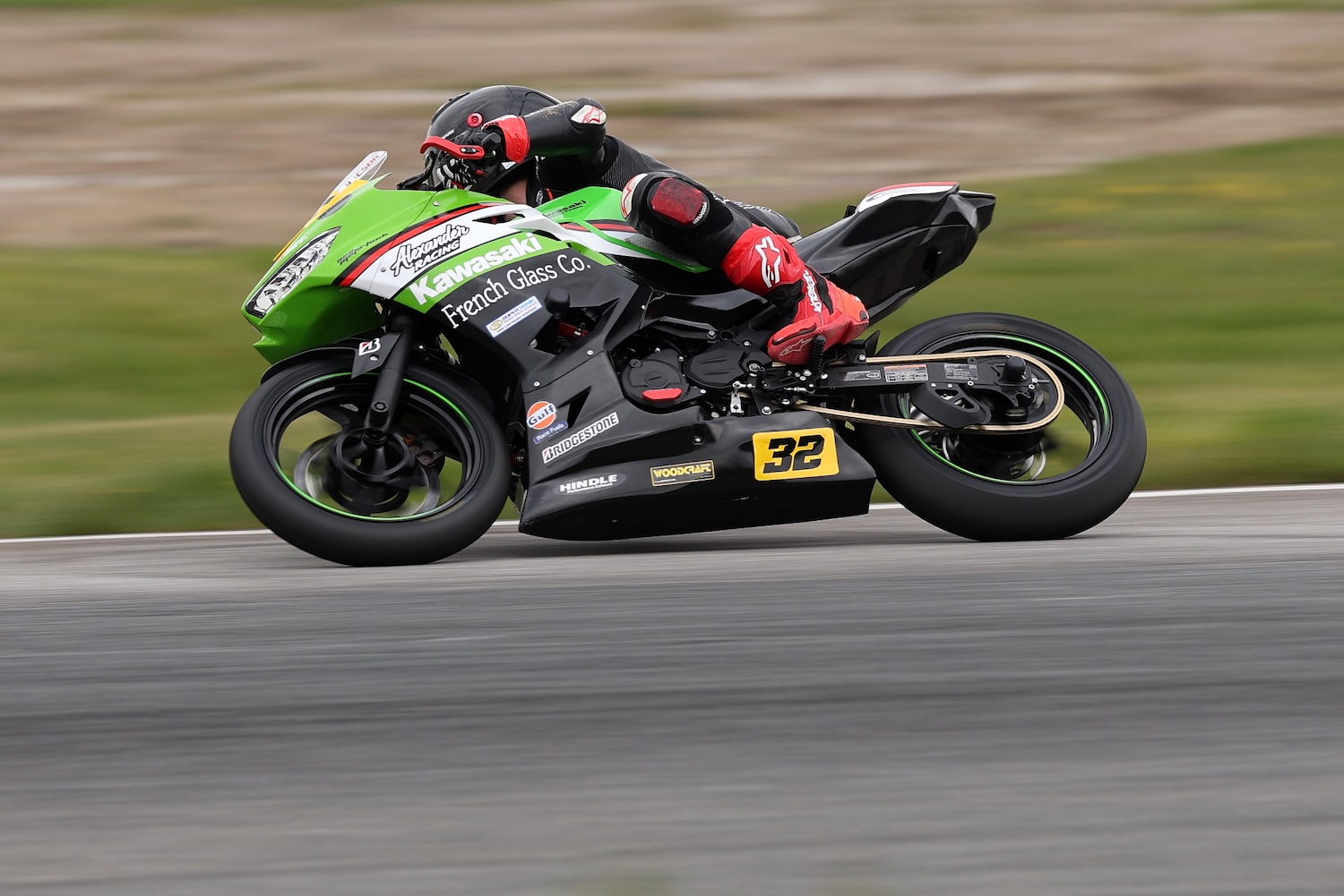 Alexander takes Lightweight Sportbike win Saturday at SMP