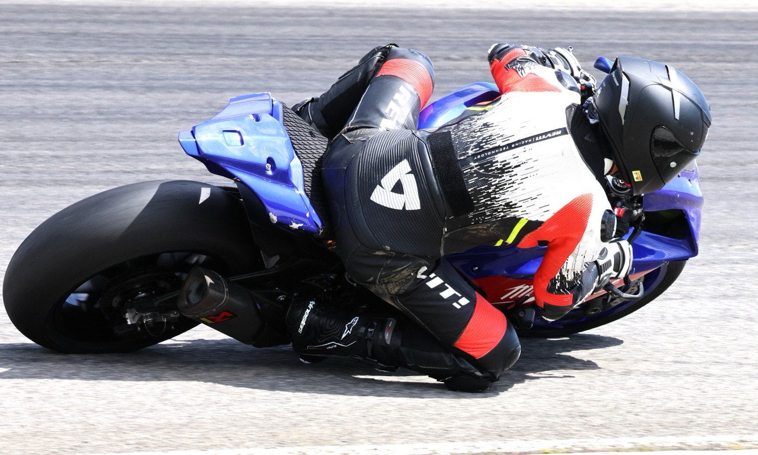 RACE Moto Round 1: Daccache and Leon Set RACE Pace